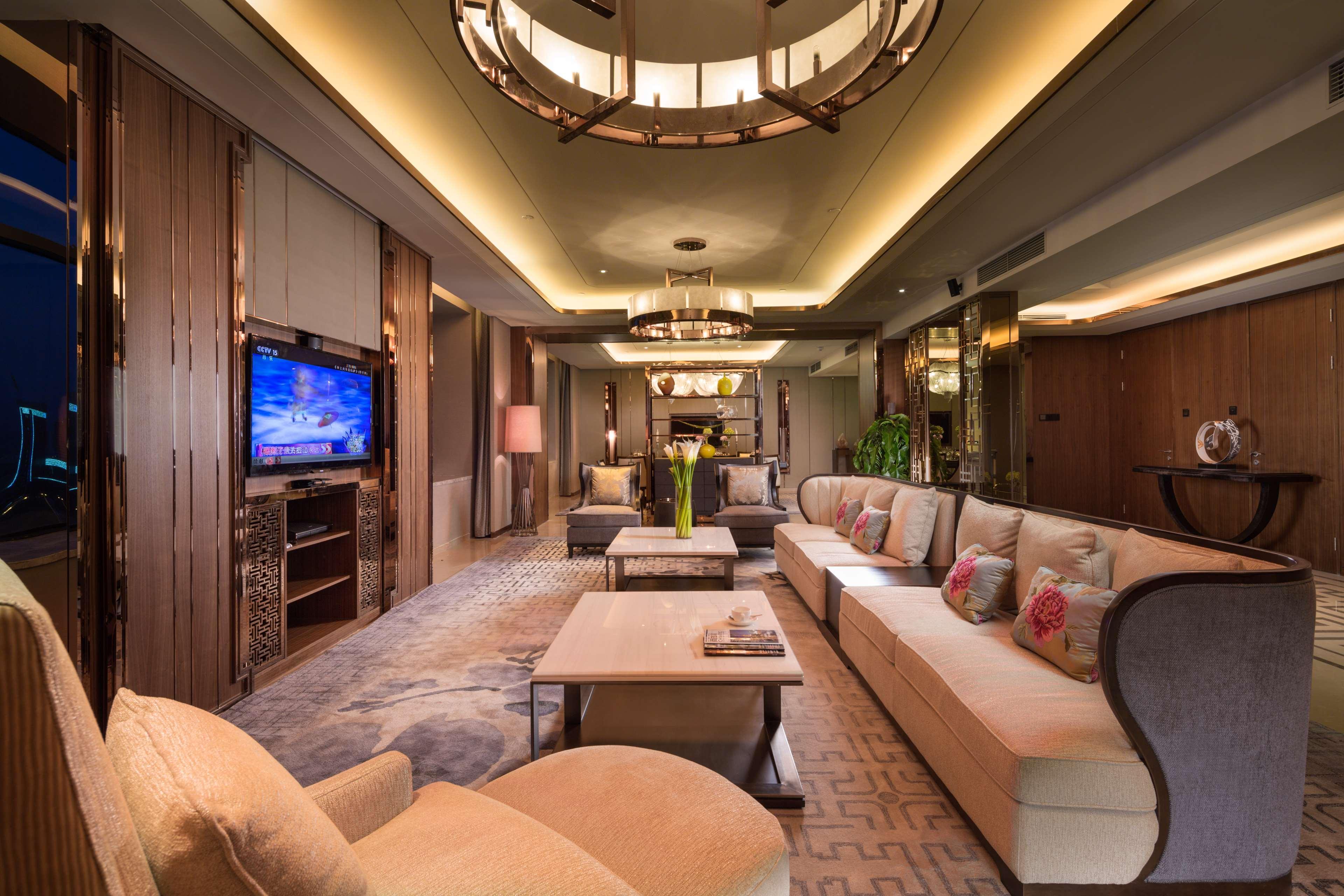Hilton Urumqi Exteriör bild