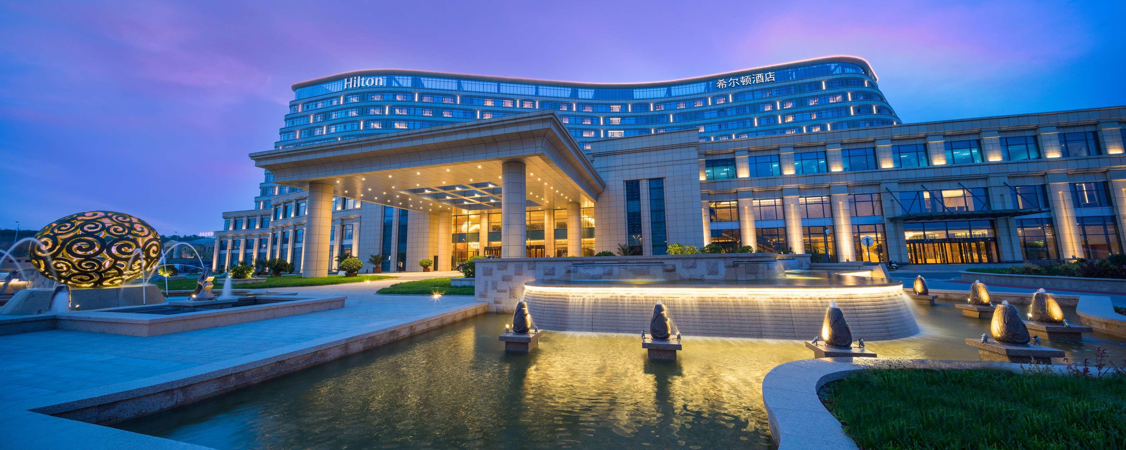 Hilton Urumqi Exteriör bild