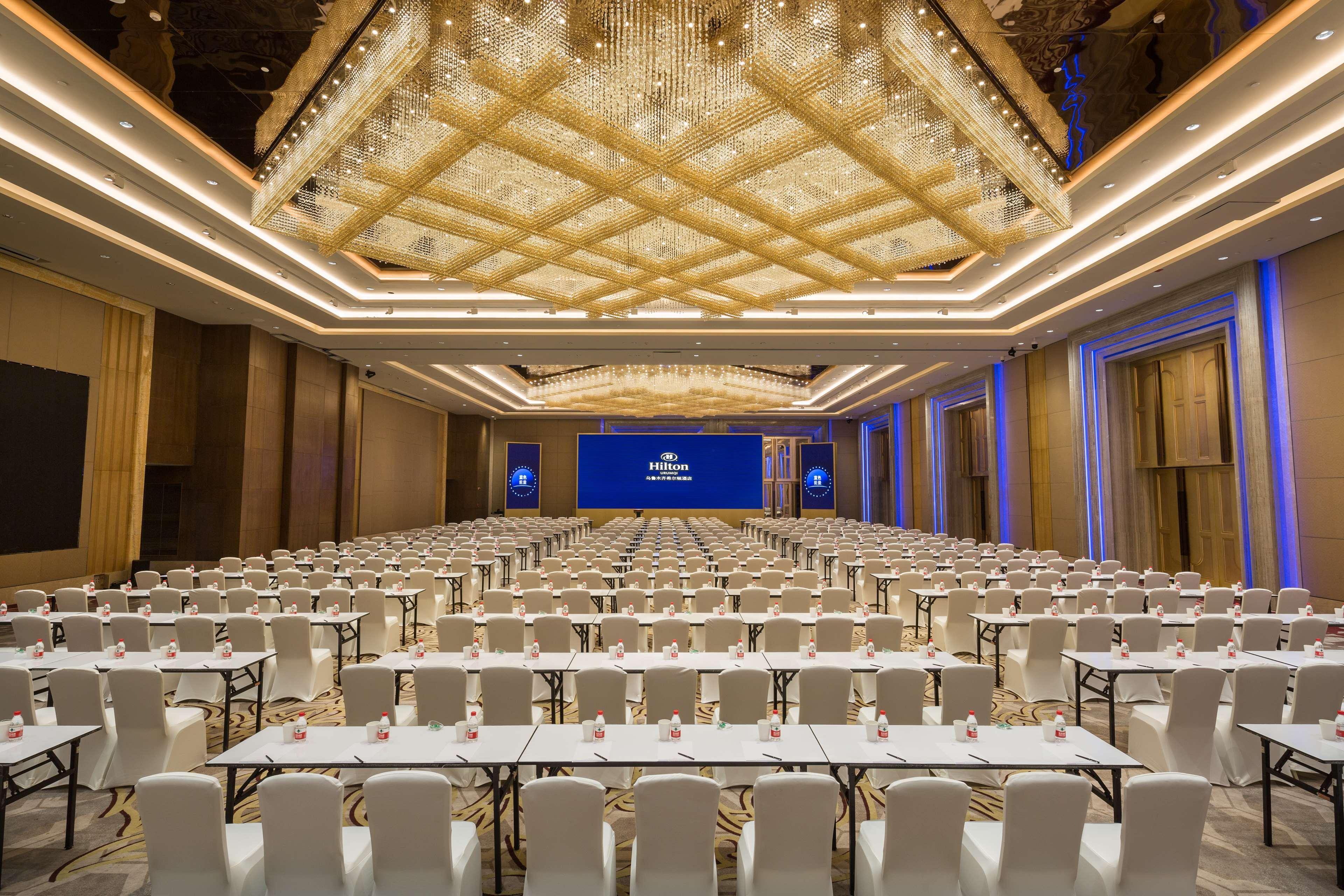 Hilton Urumqi Exteriör bild