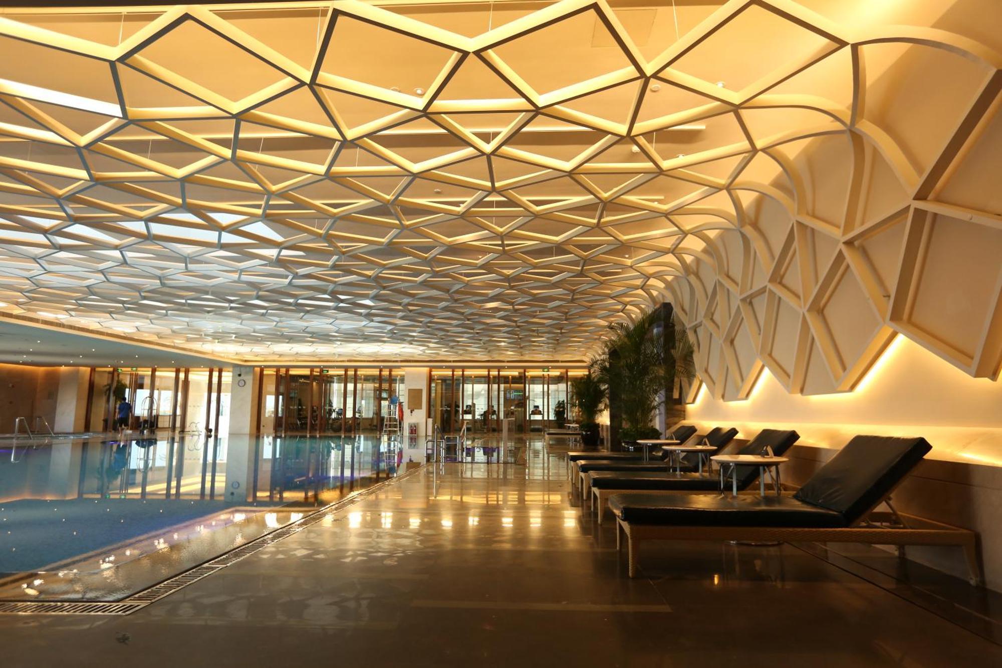 Hilton Urumqi Exteriör bild