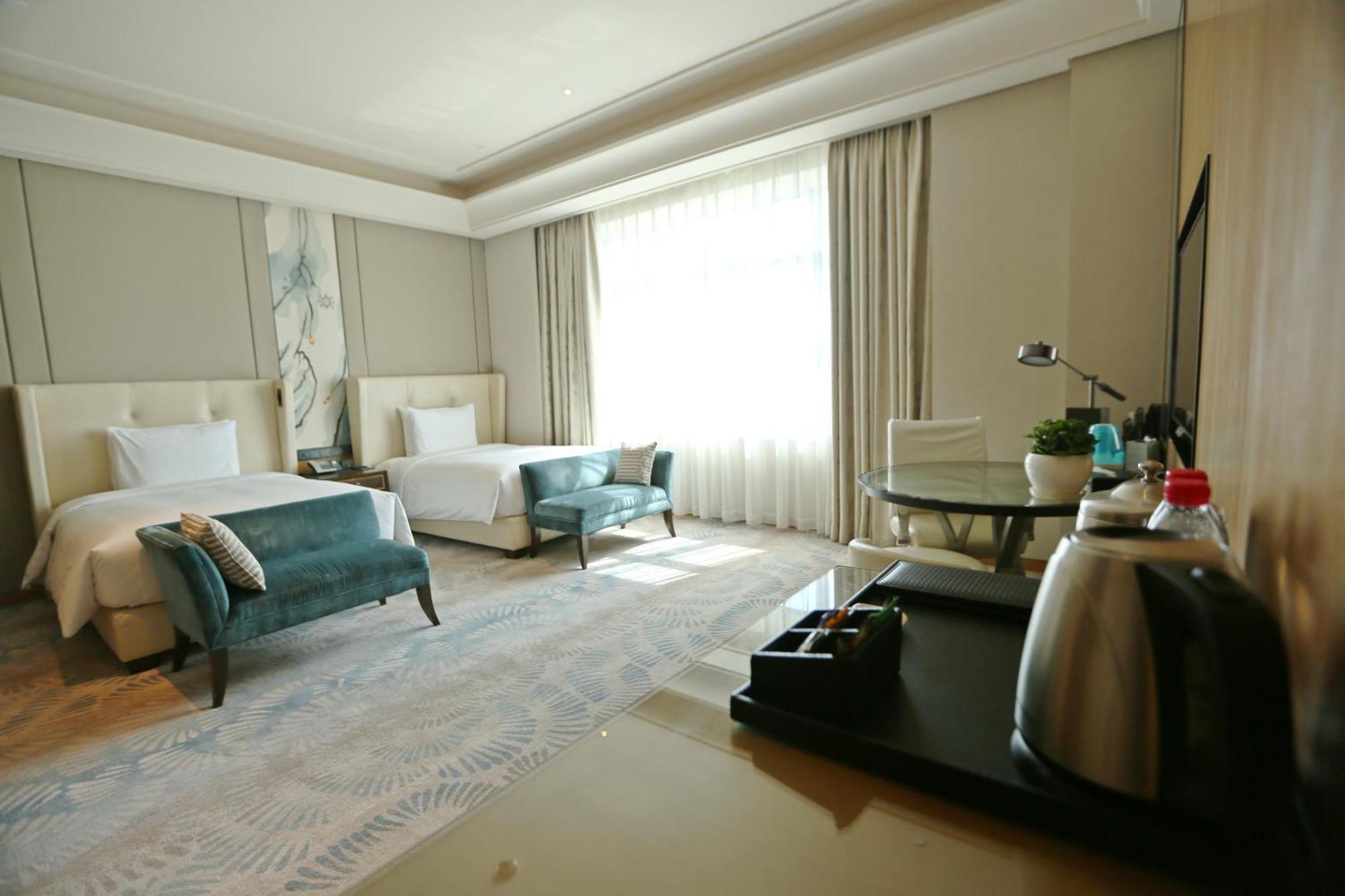 Hilton Urumqi Exteriör bild