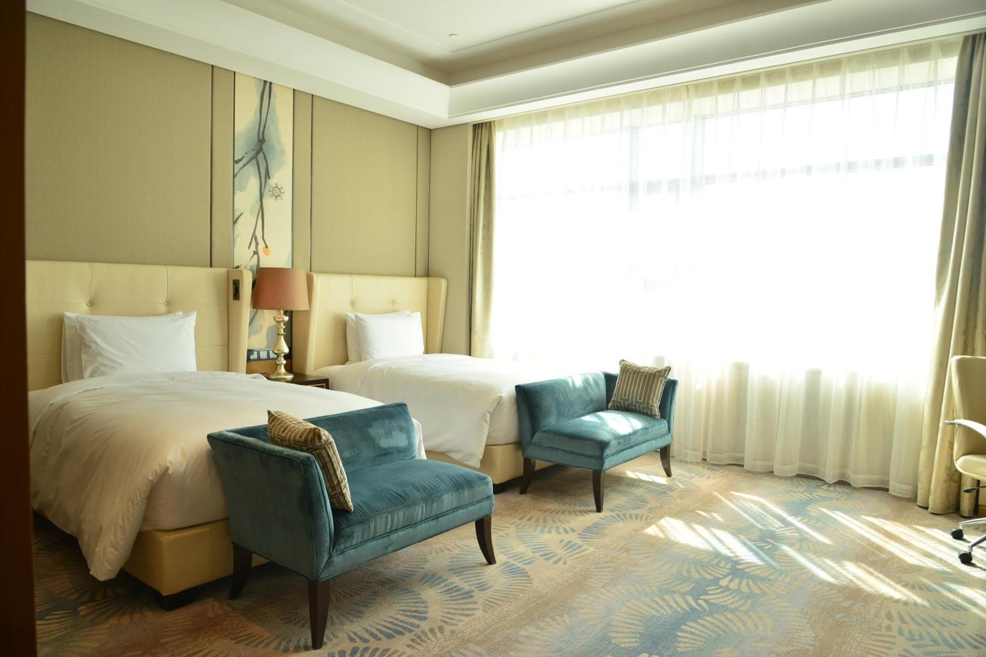 Hilton Urumqi Exteriör bild