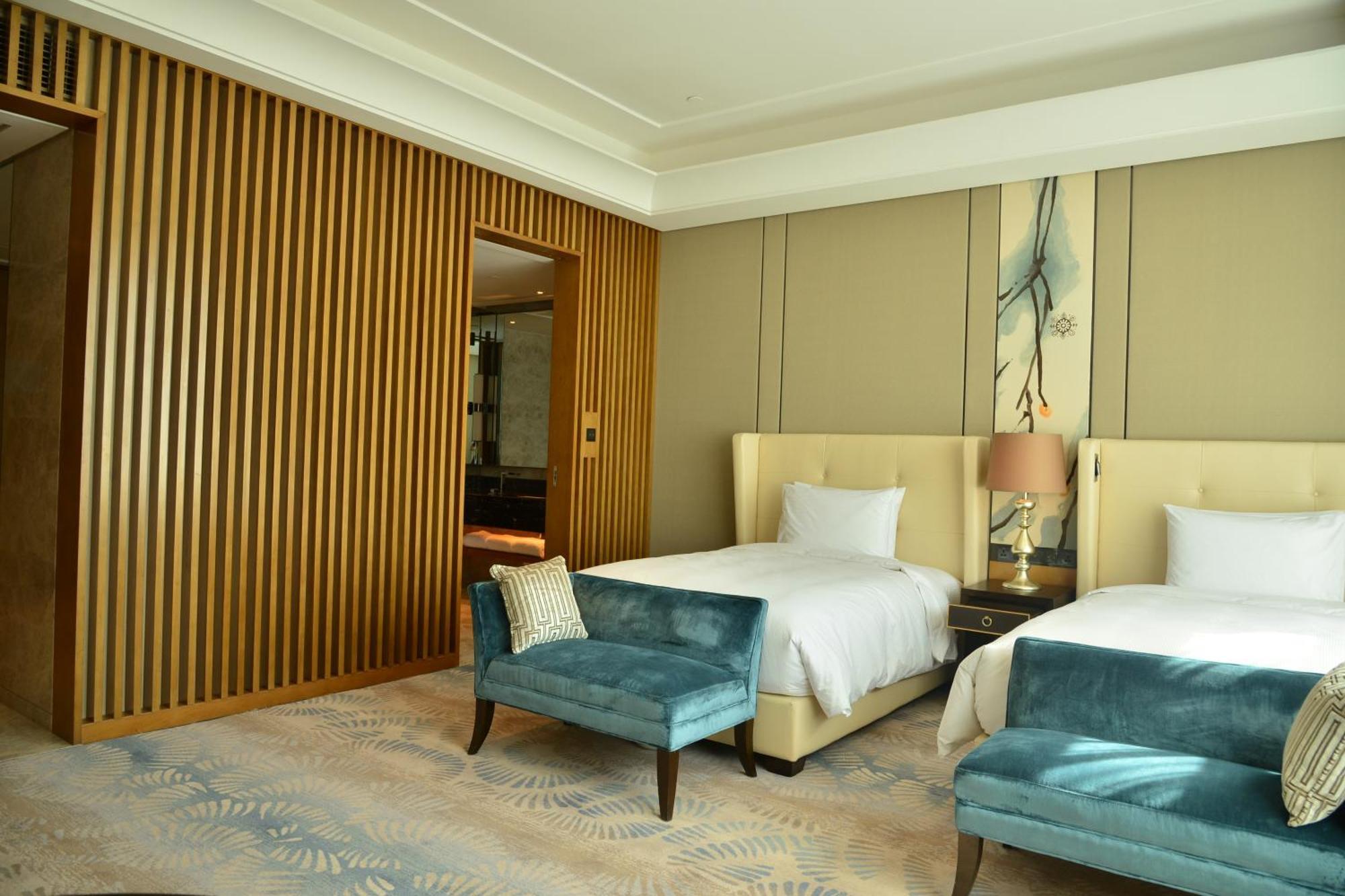 Hilton Urumqi Exteriör bild