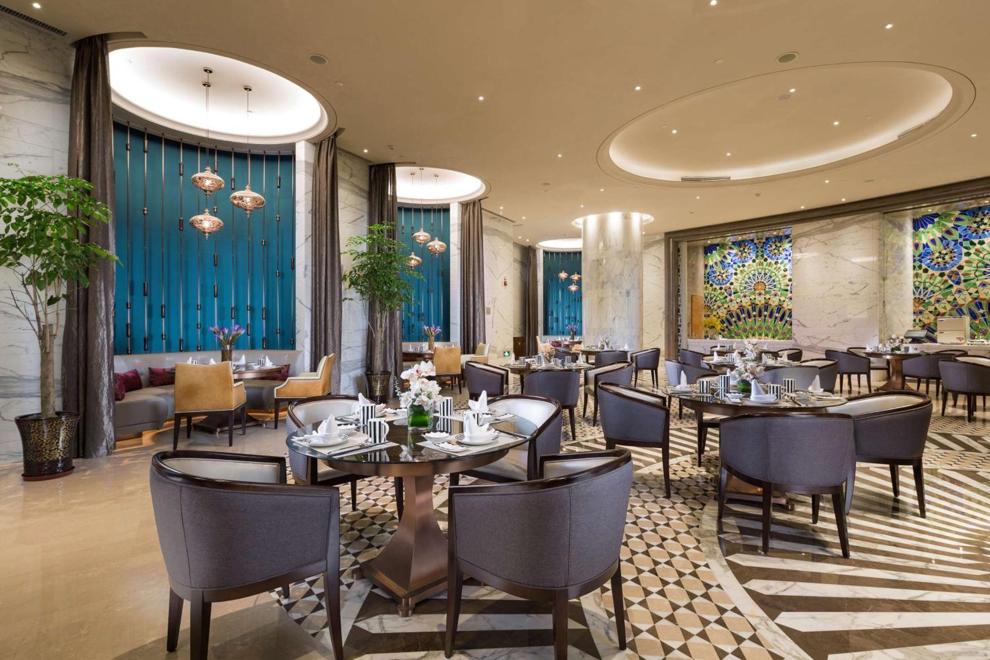 Hilton Urumqi Exteriör bild
