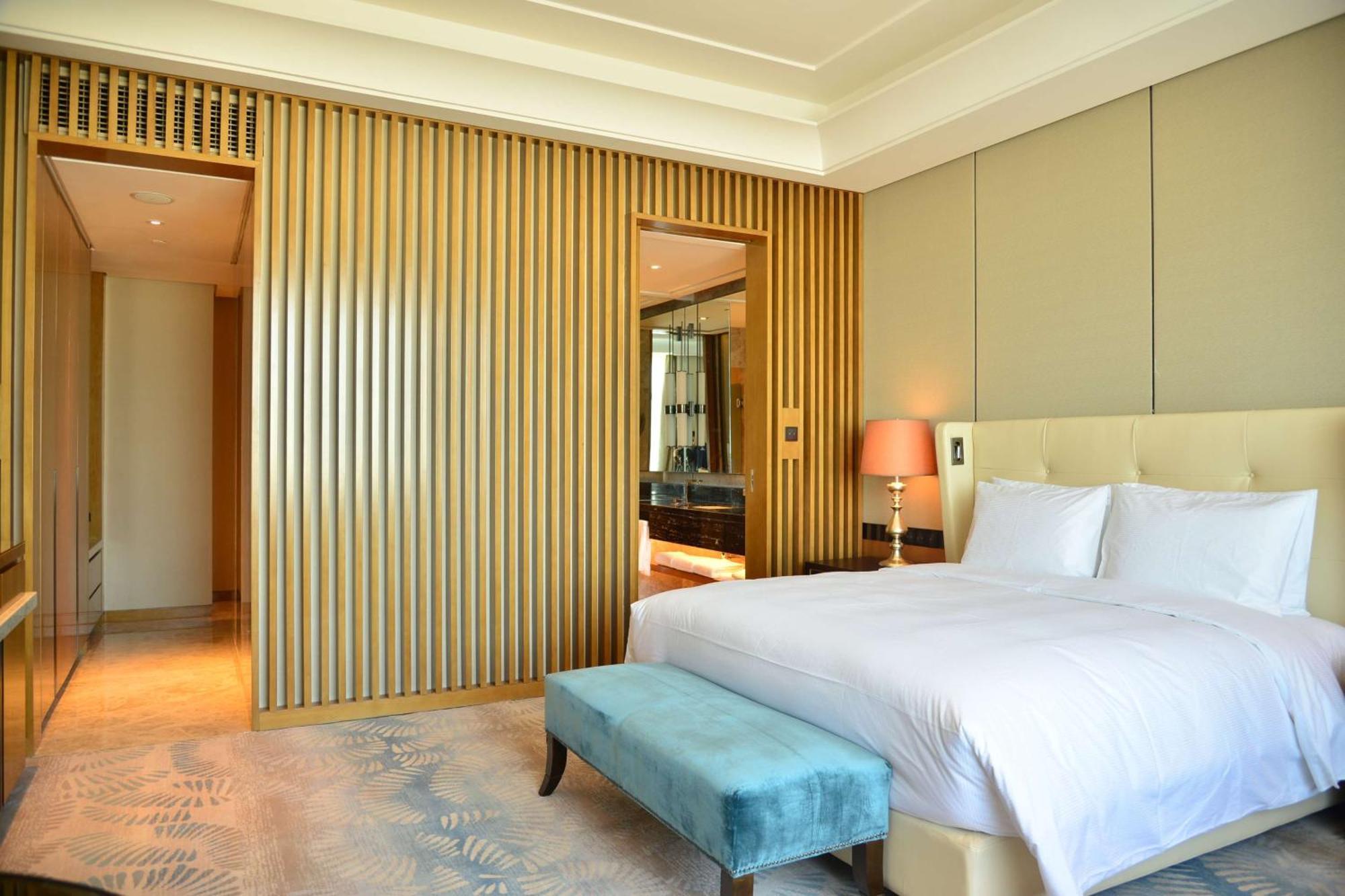 Hilton Urumqi Exteriör bild